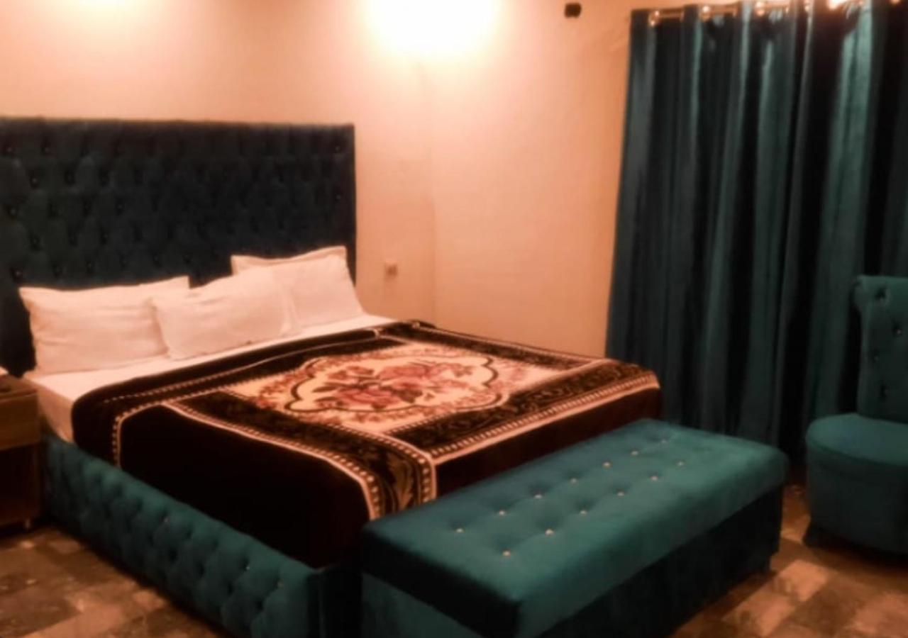 Hotel Day In Emporium Lahore Exterior photo